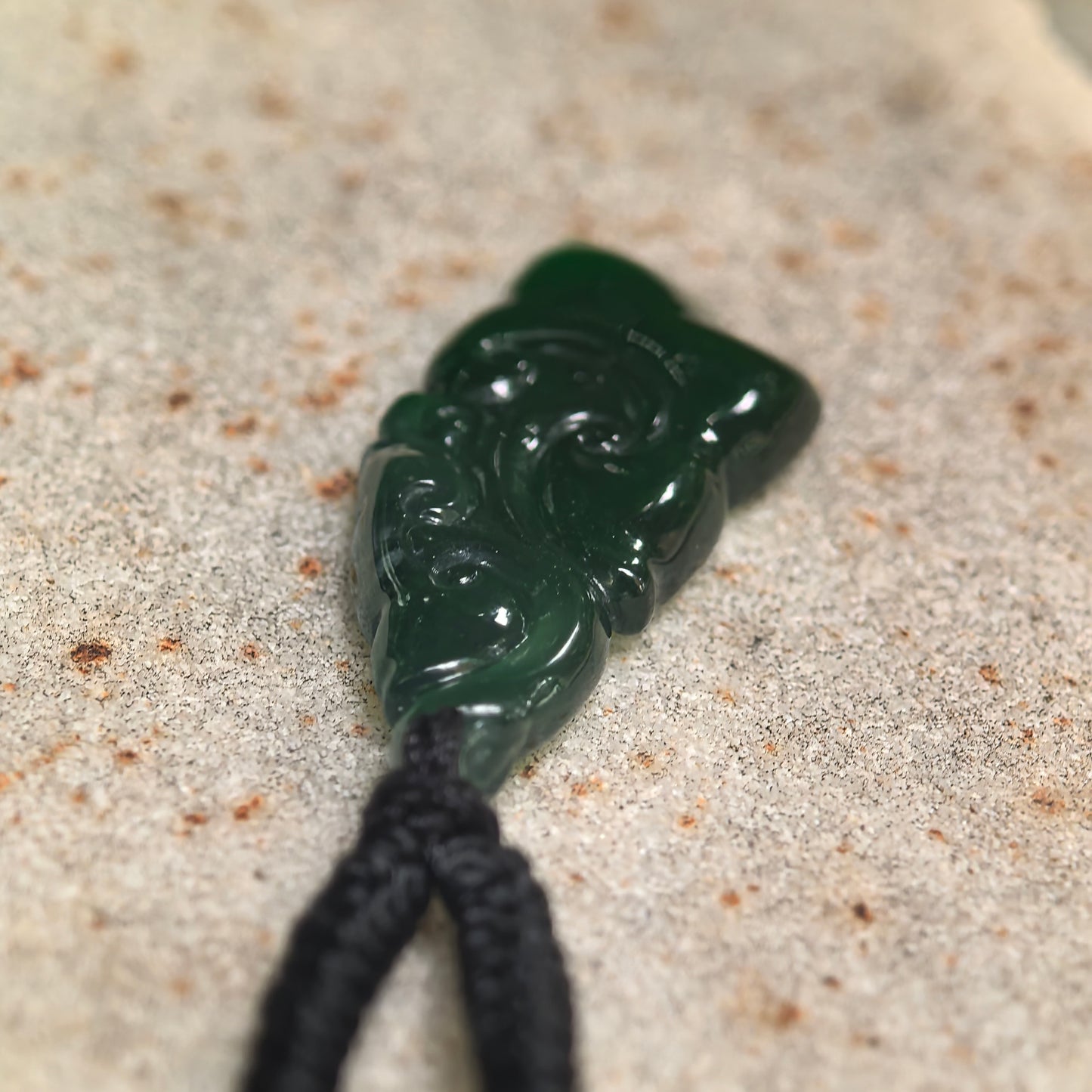 Natural Grade-A Glutinous-Icy Dark Green Ruyi Jadeite Pendant · Guatemalan Jade