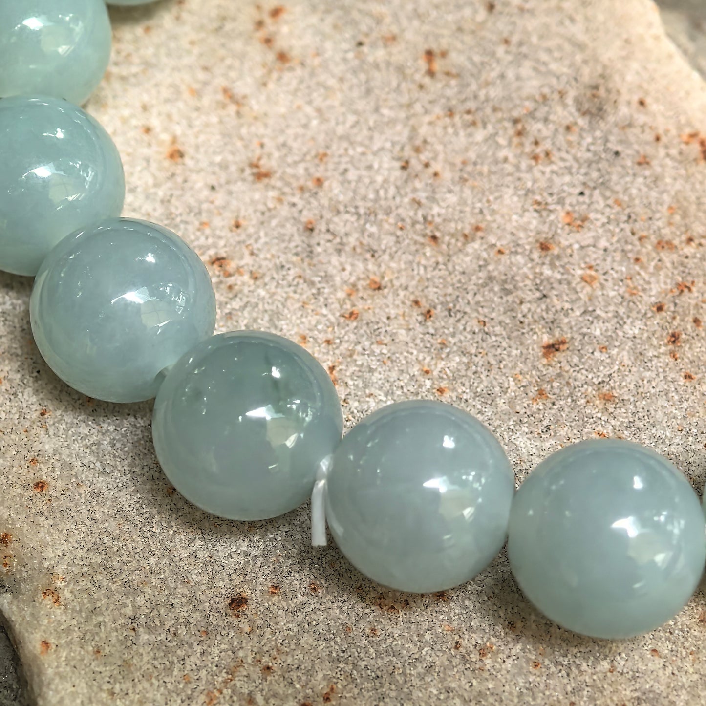 Natural Grade-A Glutinous-Icy Green Jadeite Bead Bracelet · Burmese Jade 10.8mm
