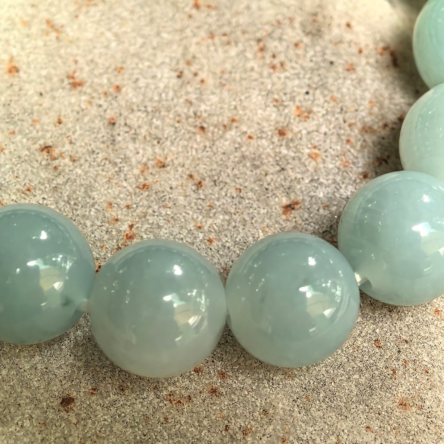 Natural Grade-A Glutinous-Icy Green Jadeite Bead Bracelet · Burmese Jade 10.8mm