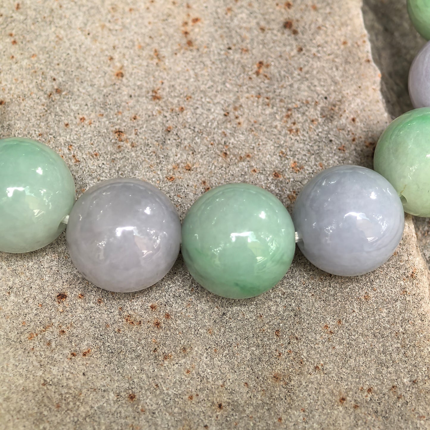 Natural Grade-A Glutinous Lavender & Green Jadeite Bead Bracelet · Burmese Jade 13mm