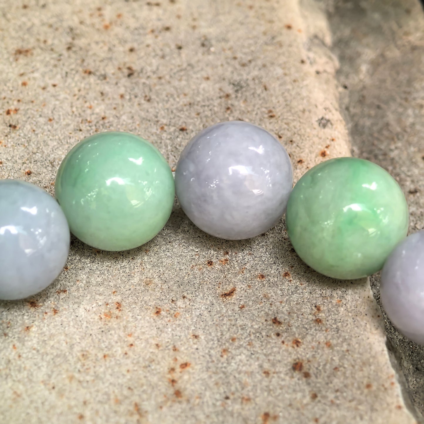 Natural Grade-A Glutinous Lavender & Green Jadeite Bead Bracelet · Burmese Jade 13mm