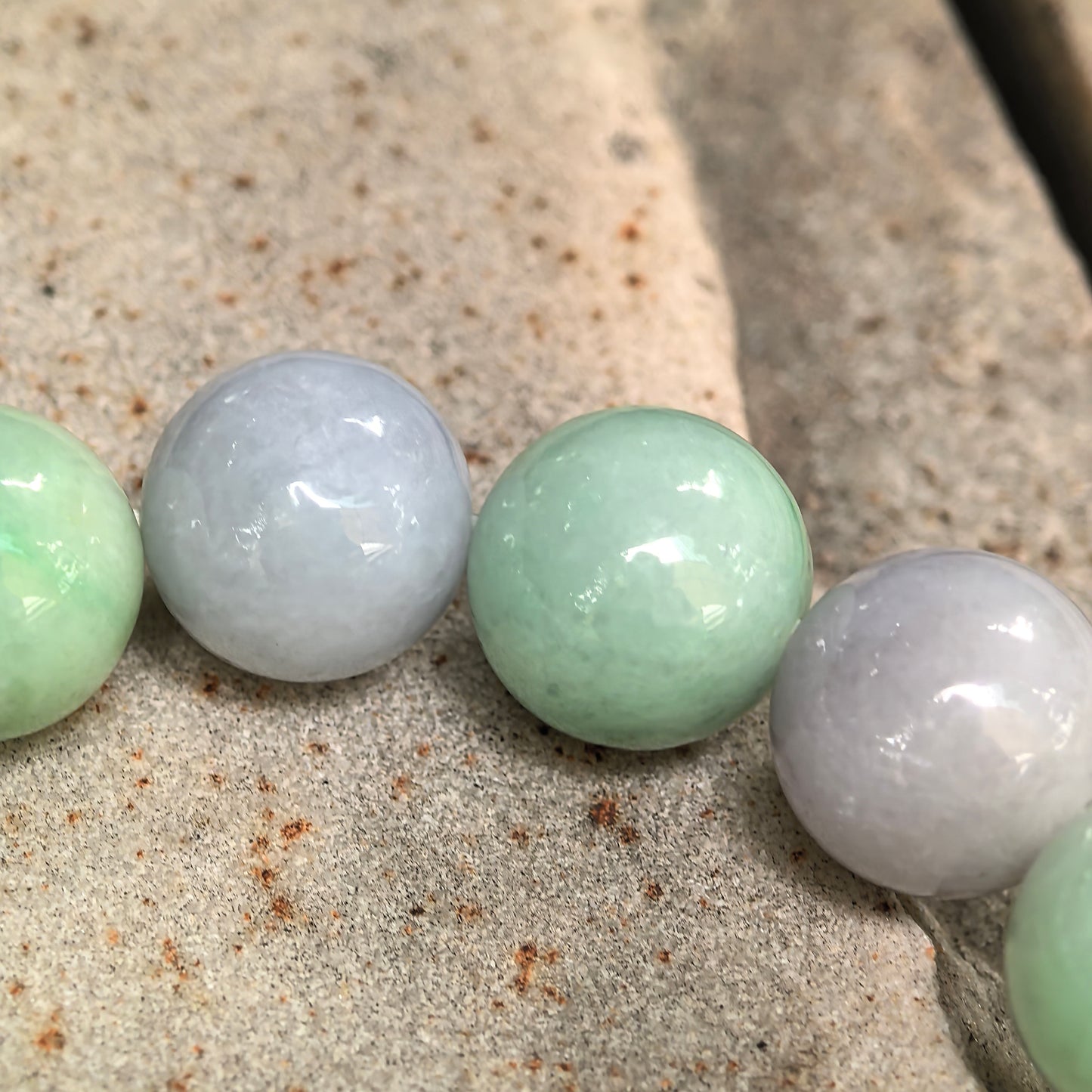 Natural Grade-A Glutinous Lavender & Green Jadeite Bead Bracelet · Burmese Jade 13mm