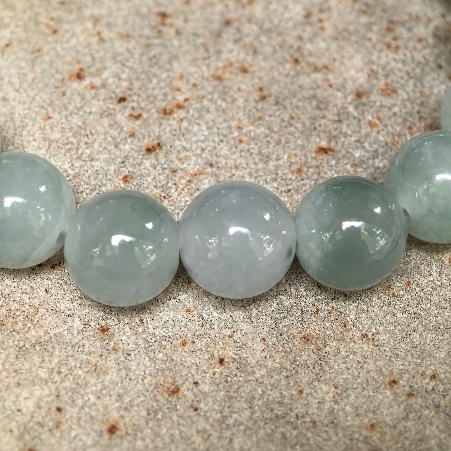 Natural Grade-A Glutinous-Icy Pale Green Jadeite Bead Bracelet · Burmese Jade 9.5mm