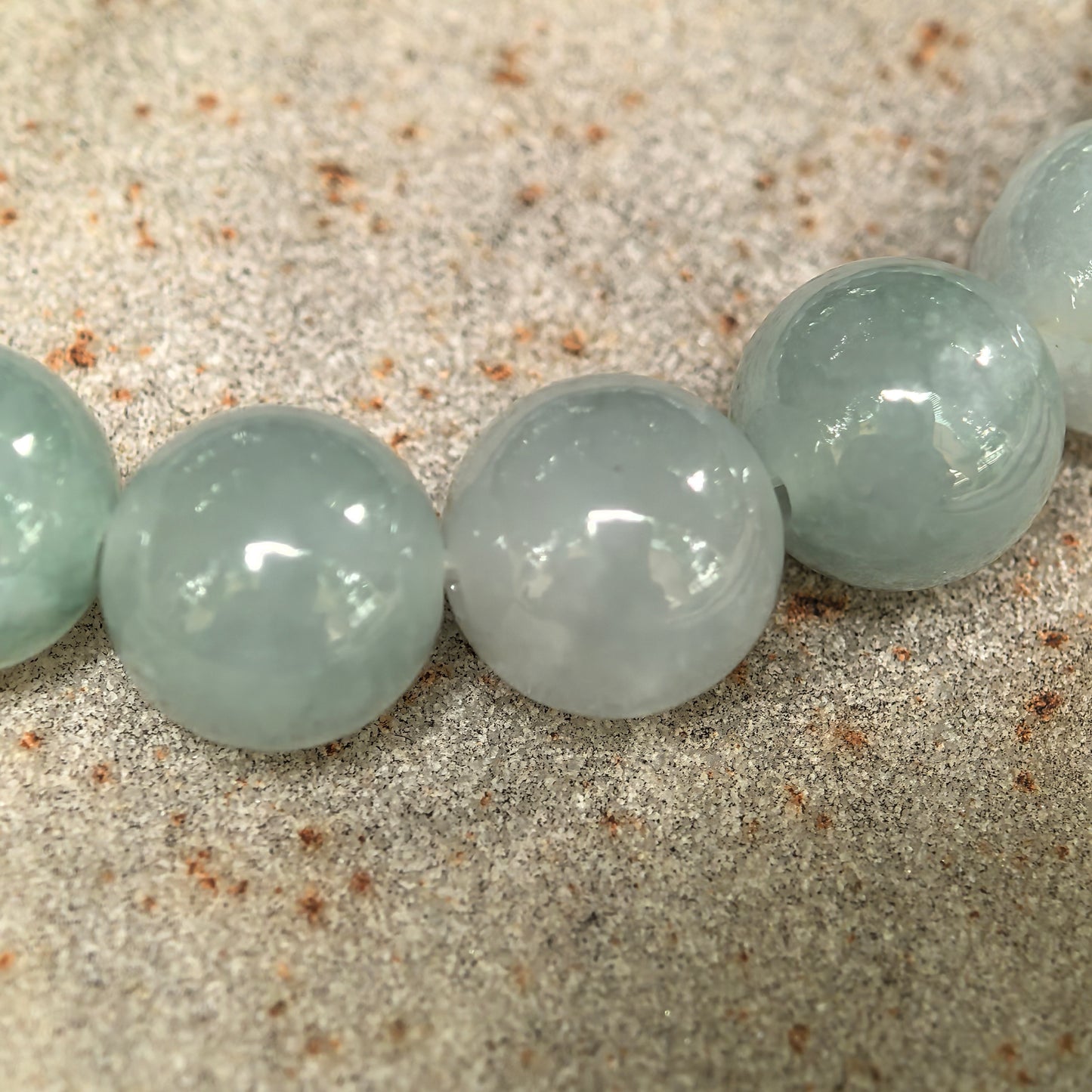 Natural Grade-A Glutinous-Icy Pale Green Jadeite Bead Bracelet · Burmese Jade 9.5mm