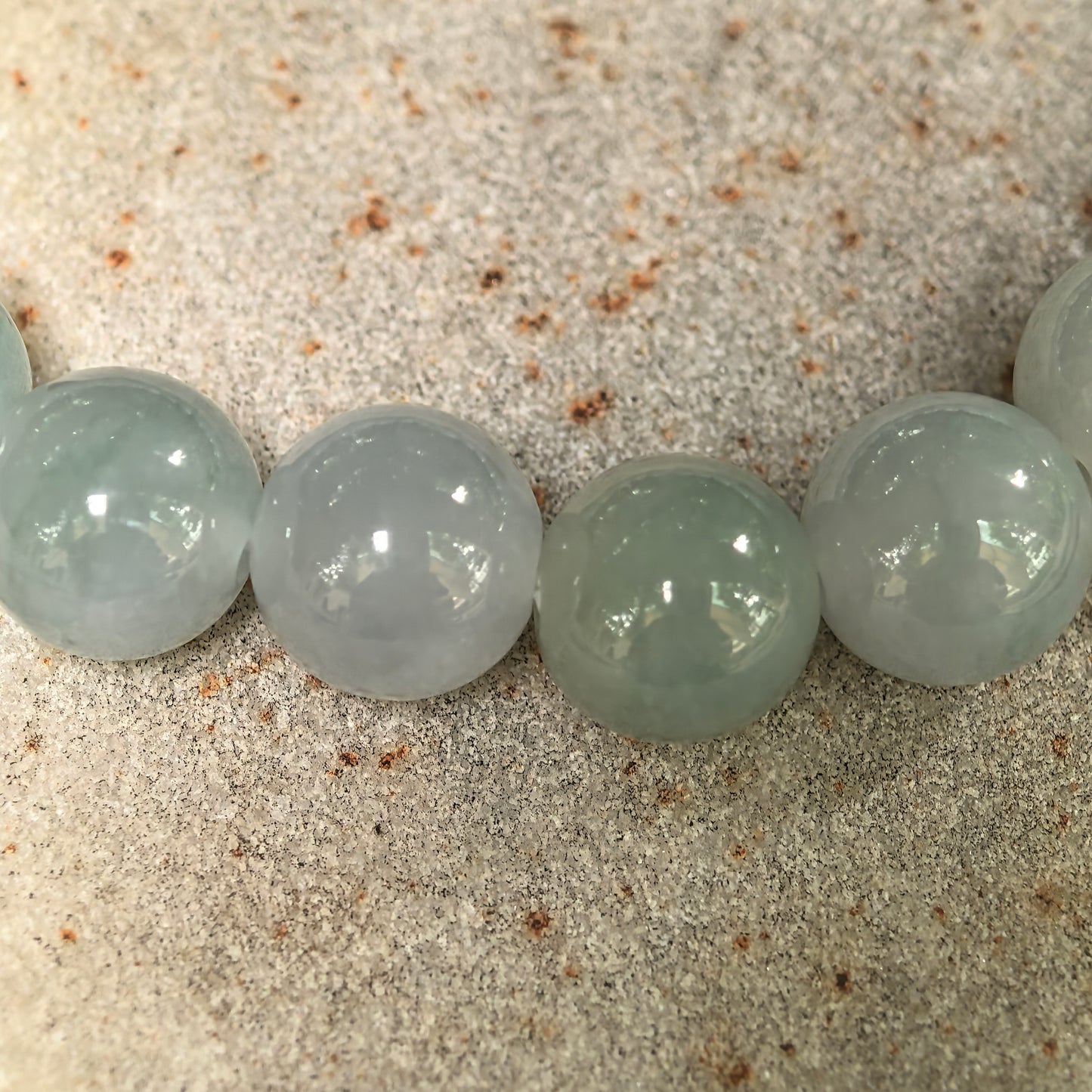 Natural Grade-A Glutinous-Icy Pale Green Jadeite Bead Bracelet · Burmese Jade 9.5mm