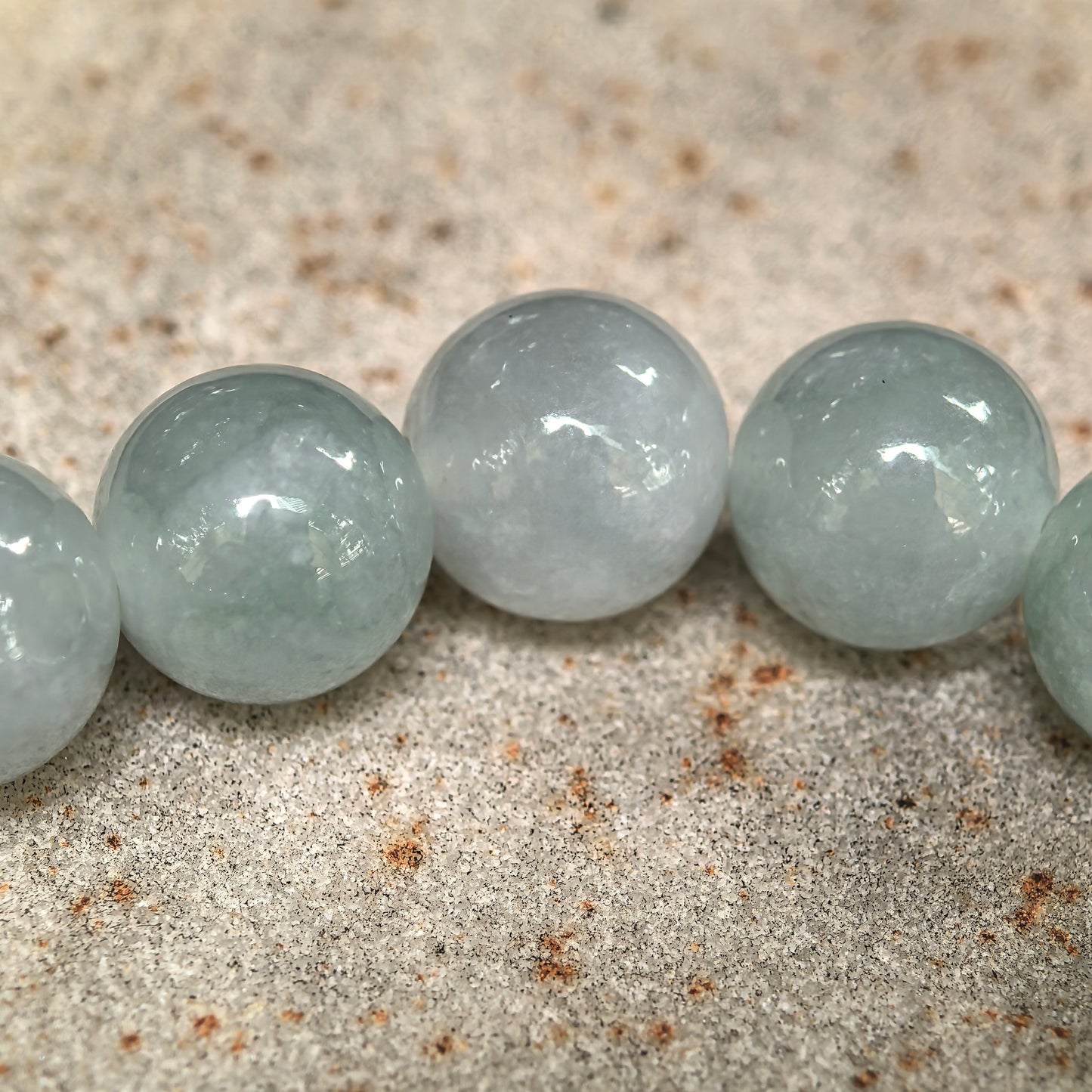 Natural Grade-A Glutinous-Icy Pale Green Jadeite Bead Bracelet · Burmese Jade 9.5mm