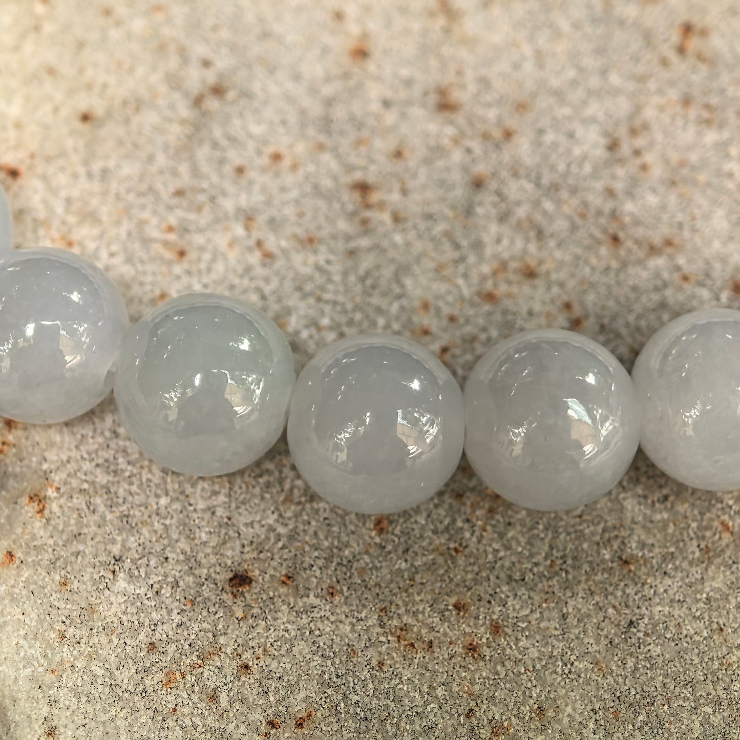 Natural Grade-A Glutinous Pale Green Jadeite Bead Bracelet · Burmese Jade 8.5mm