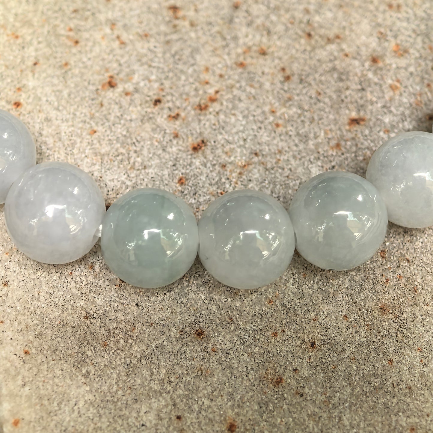 Natural Grade-A Glutinous Pale Green Jadeite Bead Bracelet · Burmese Jade 8.5mm