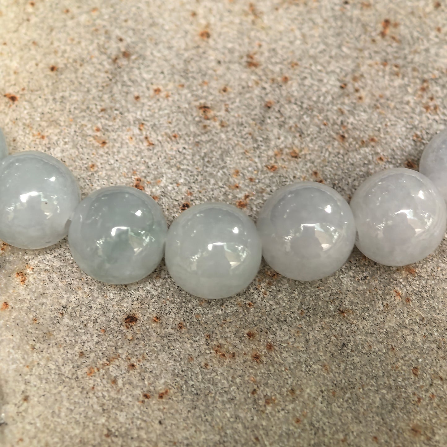 Natural Grade-A Glutinous Pale Green Jadeite Bead Bracelet · Burmese Jade 8.5mm