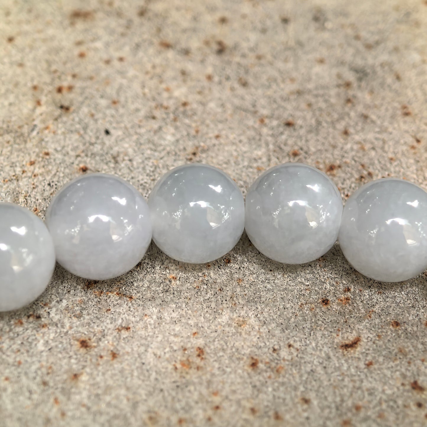 Natural Grade-A Glutinous Pale Green Jadeite Bead Bracelet · Burmese Jade 8.5mm