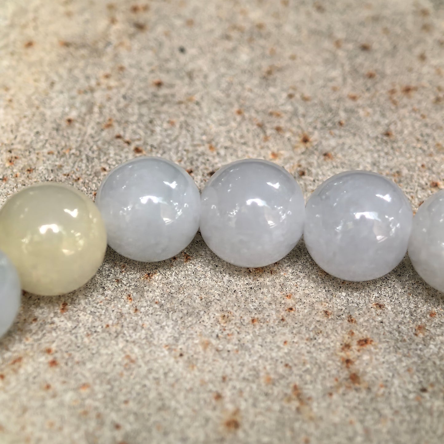 Natural Grade-A Glutinous Pale Green Jadeite Bead Bracelet · Burmese Jade 8.5mm
