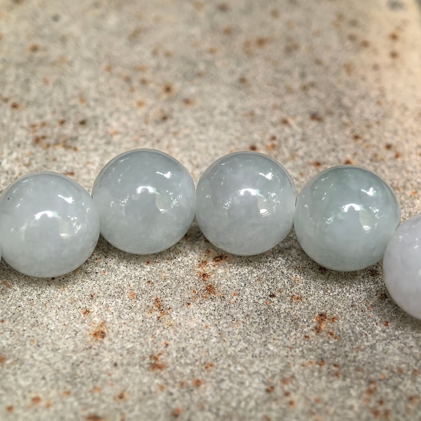 Natural Grade-A Glutinous Pale Green Jadeite Bead Bracelet · Burmese Jade 8.5mm