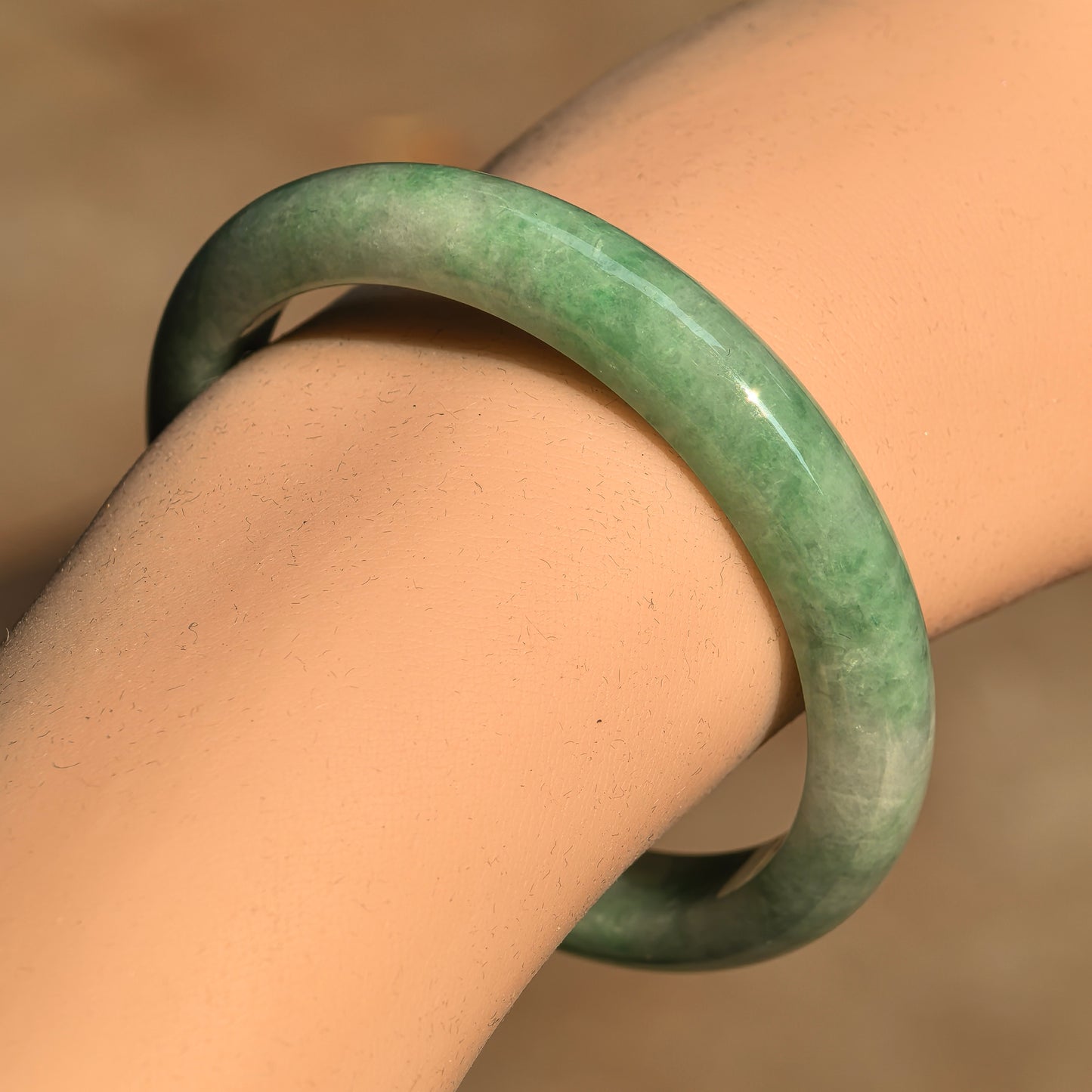 Natural Grade-A Glutinous Green Slim D-Shape Jadeite Bangle · Burmese Jade 51mm