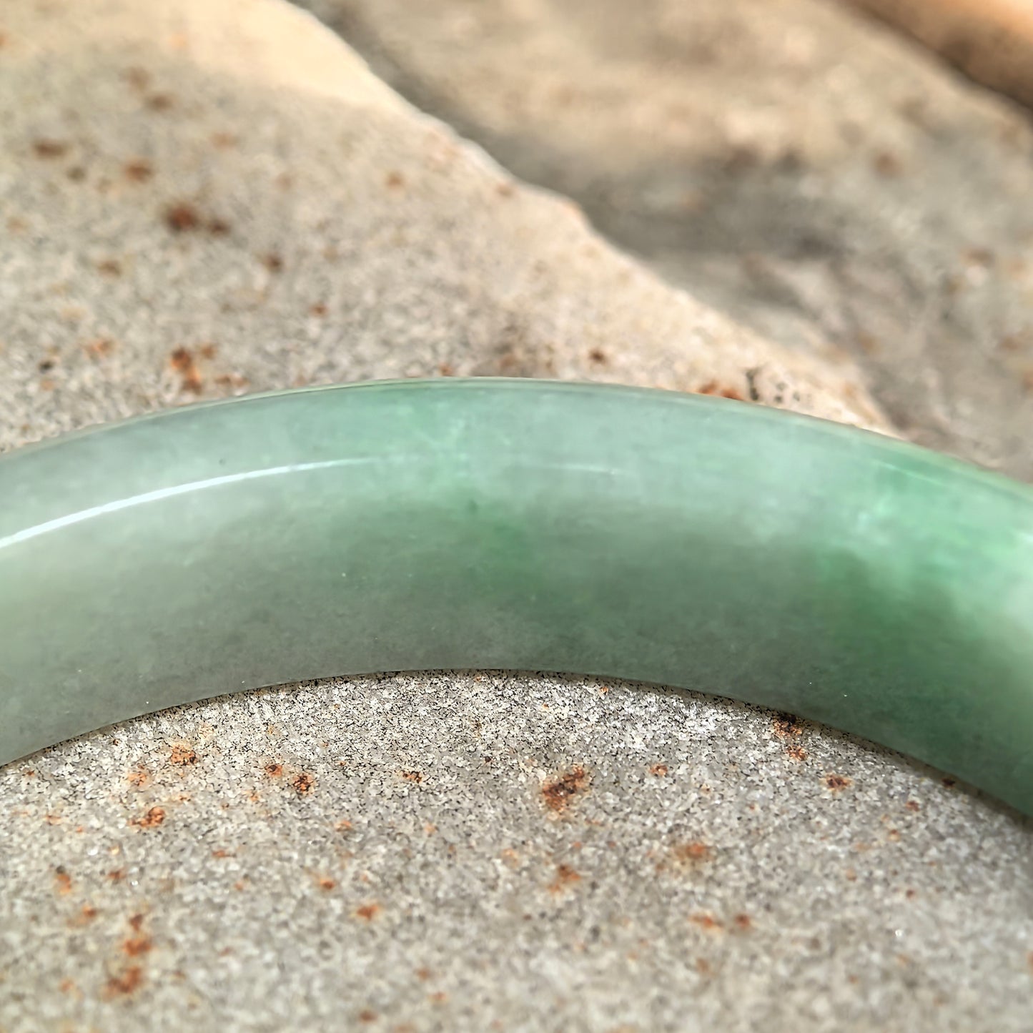Natural Grade-A Glutinous Green Slim D-Shape Jadeite Bangle · Burmese Jade 51mm