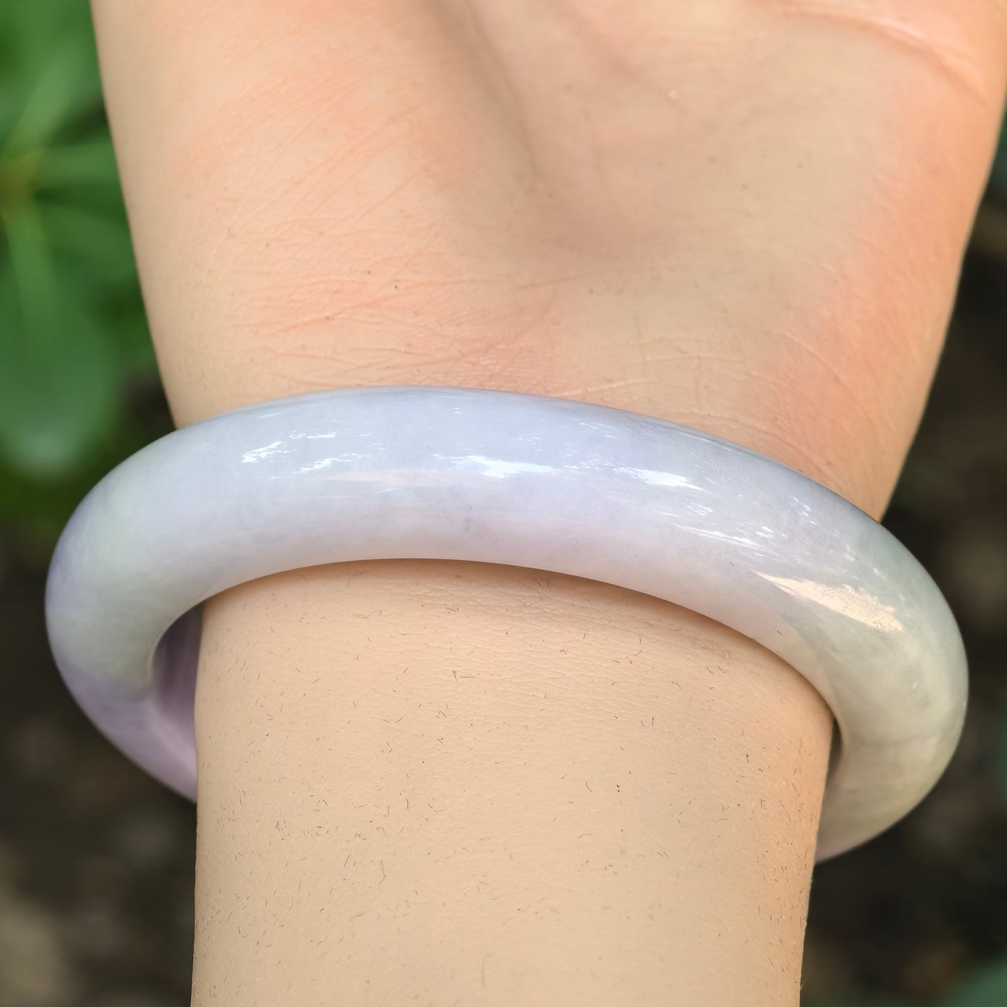Natural Grade-A Glutinous Purple Green D-Shape Jadeite Bangle · Burmese Jade 54mm