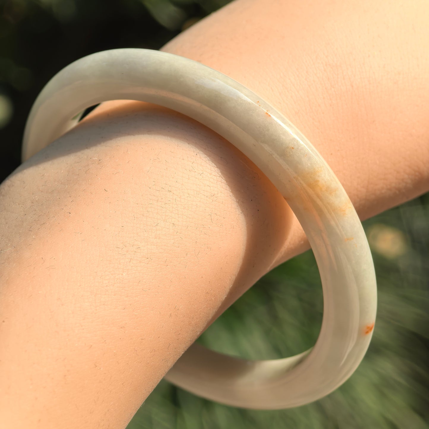 Natural Grade-A Glutinous White Scattered-Gold D-Shape Jadeite Bangle · Burmese Jade 58mm