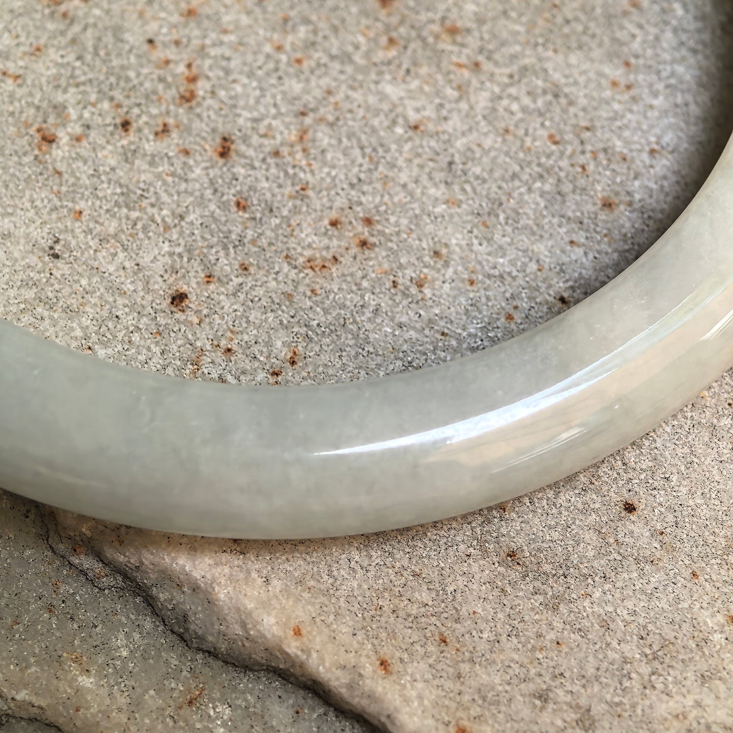 Natural Grade-A Glutinous White Scattered-Gold D-Shape Jadeite Bangle · Burmese Jade 58mm