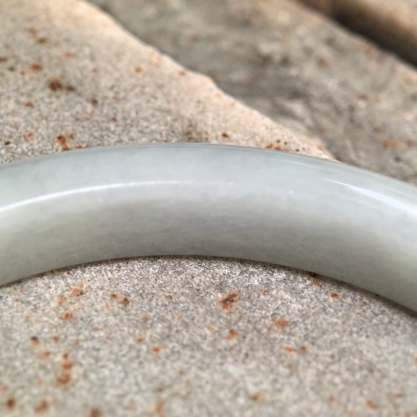Natural Grade-A Glutinous White Scattered-Gold D-Shape Jadeite Bangle · Burmese Jade 58mm