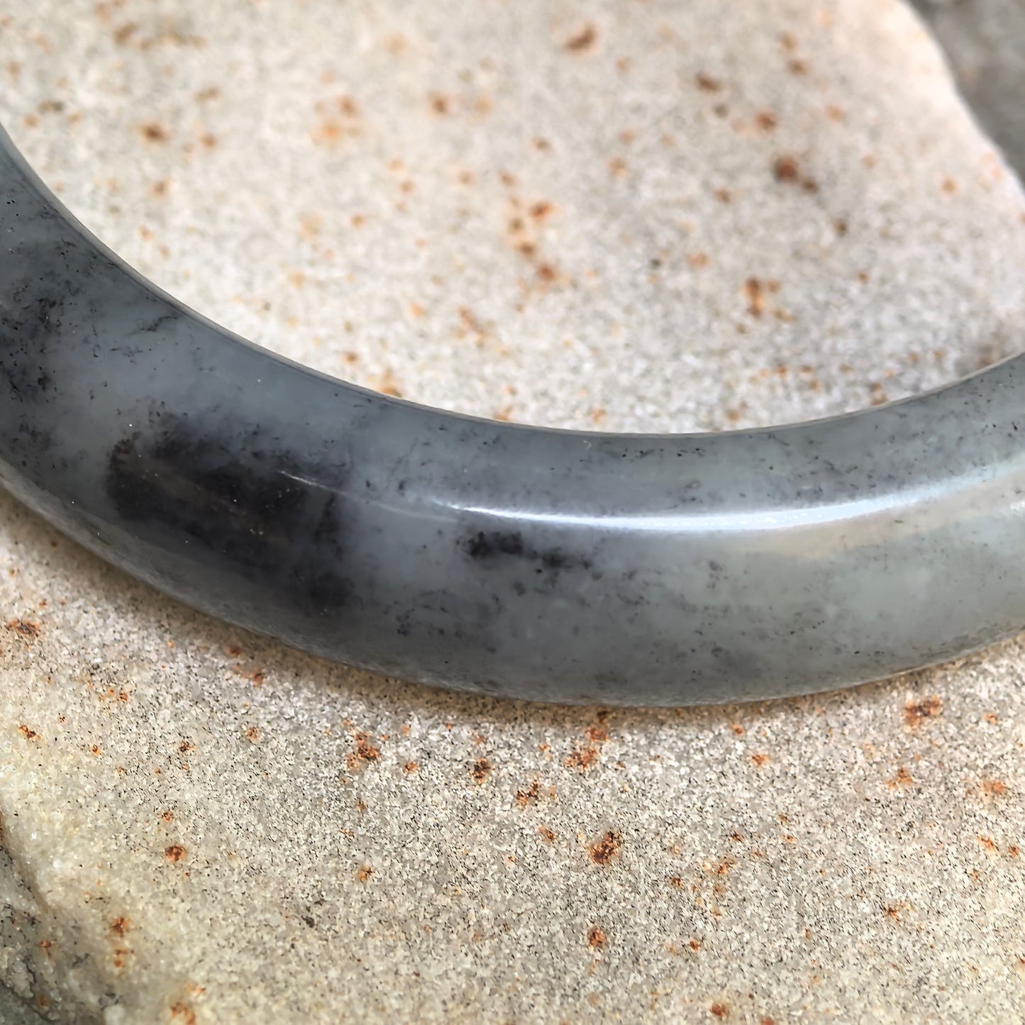 Natural Nephrite Black-and-White Patterned D-Shape Bangle · Hetian Jade 58mm