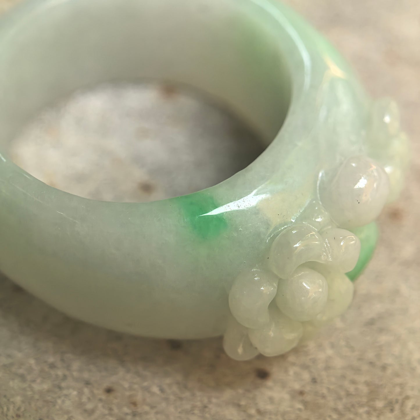 Natural Grade-A Glutinous Light Green Floral Jadeite Ring Band · Burmese Jade US5.5