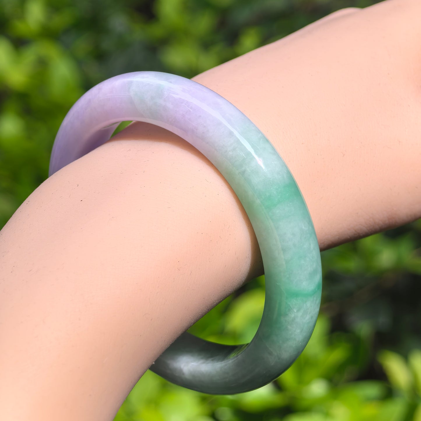Natural Grade-A Glutinous Green Lavender D-Shape Jadeite Bangle · Burmese Jade 55mm