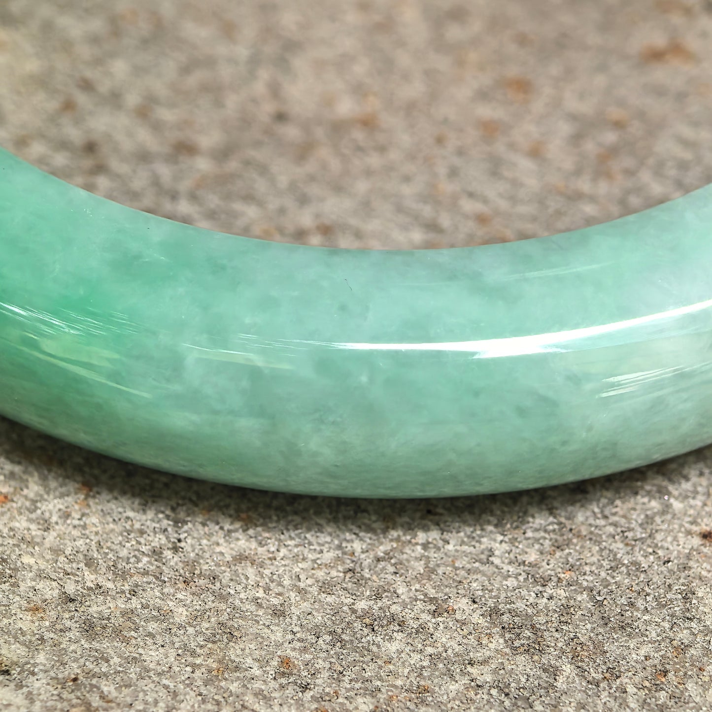 Natural Grade-A Glutinous Green Lavender D-Shape Jadeite Bangle · Burmese Jade 55mm