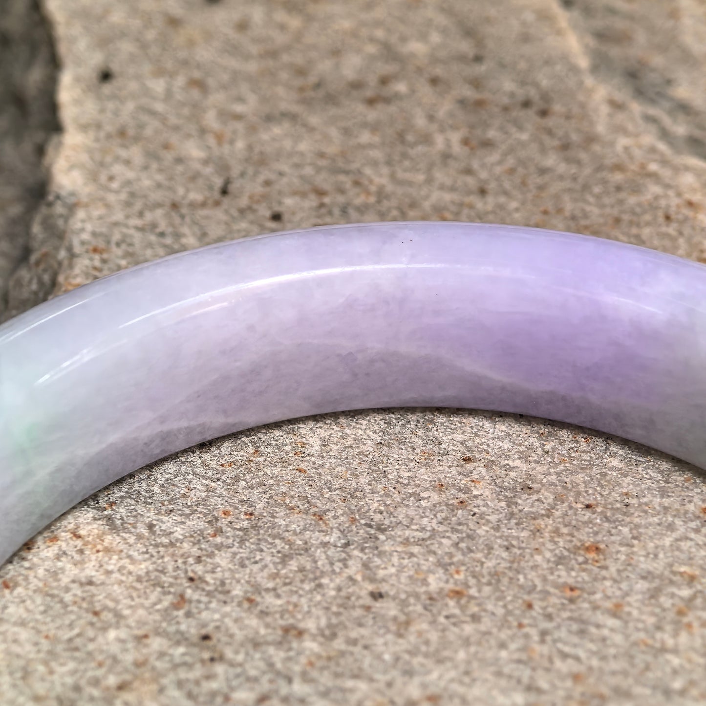 Natural Grade-A Glutinous Green Lavender D-Shape Jadeite Bangle · Burmese Jade 55mm