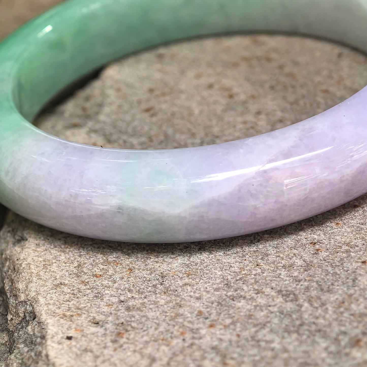 Natural Grade-A Glutinous Green Lavender D-Shape Jadeite Bangle · Burmese Jade 55mm