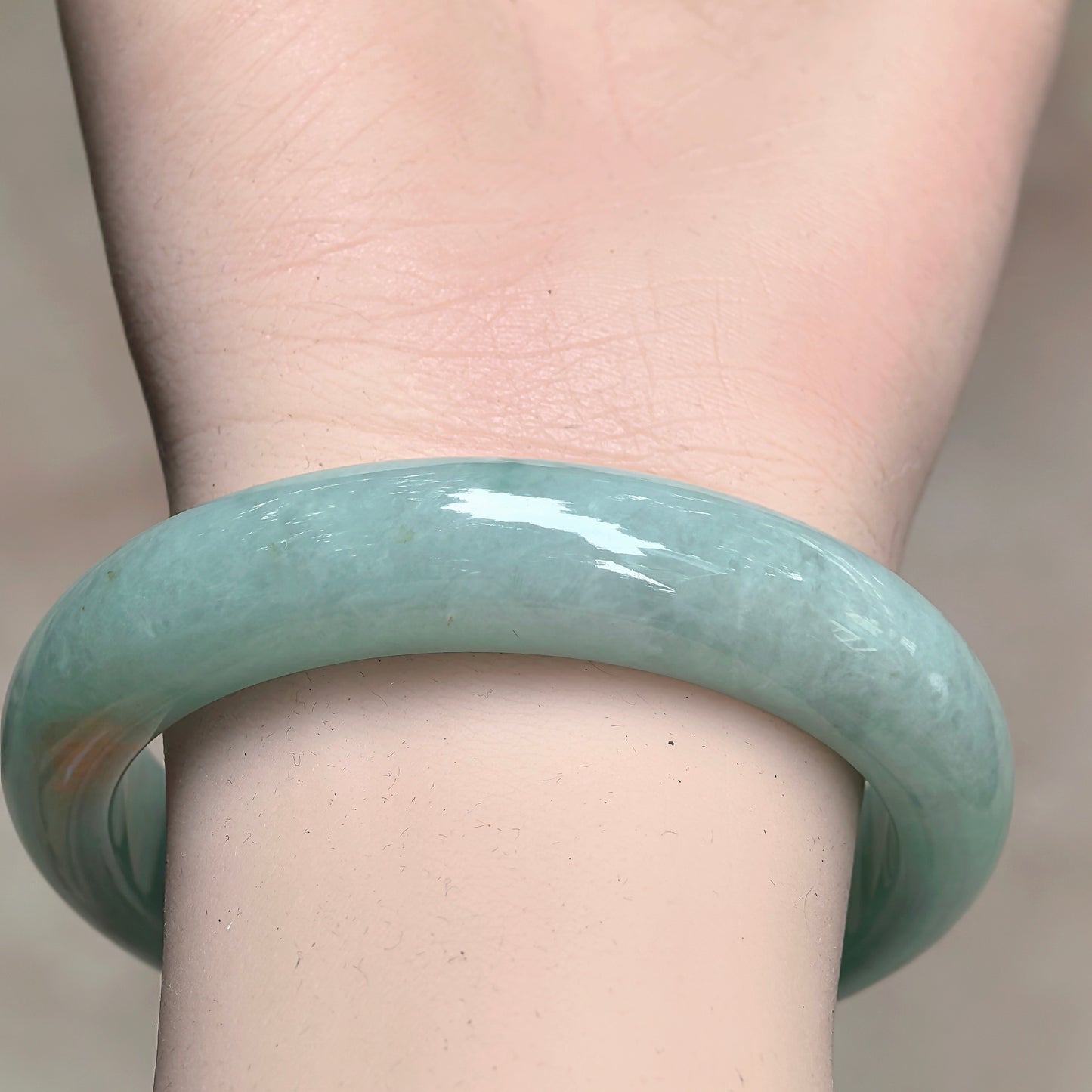 Natural Grade-A Glutinous Green Golden-Flecked D-Shape Jadeite Bangle · Burmese Jade 55mm