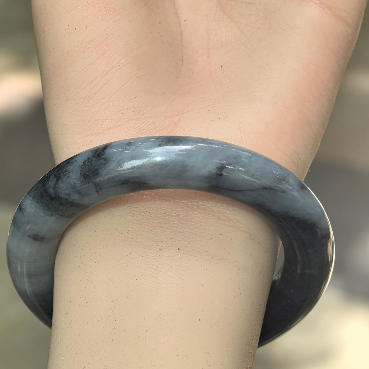 Glutinous Black-Gray Round Jadeite Bangle – 52mm