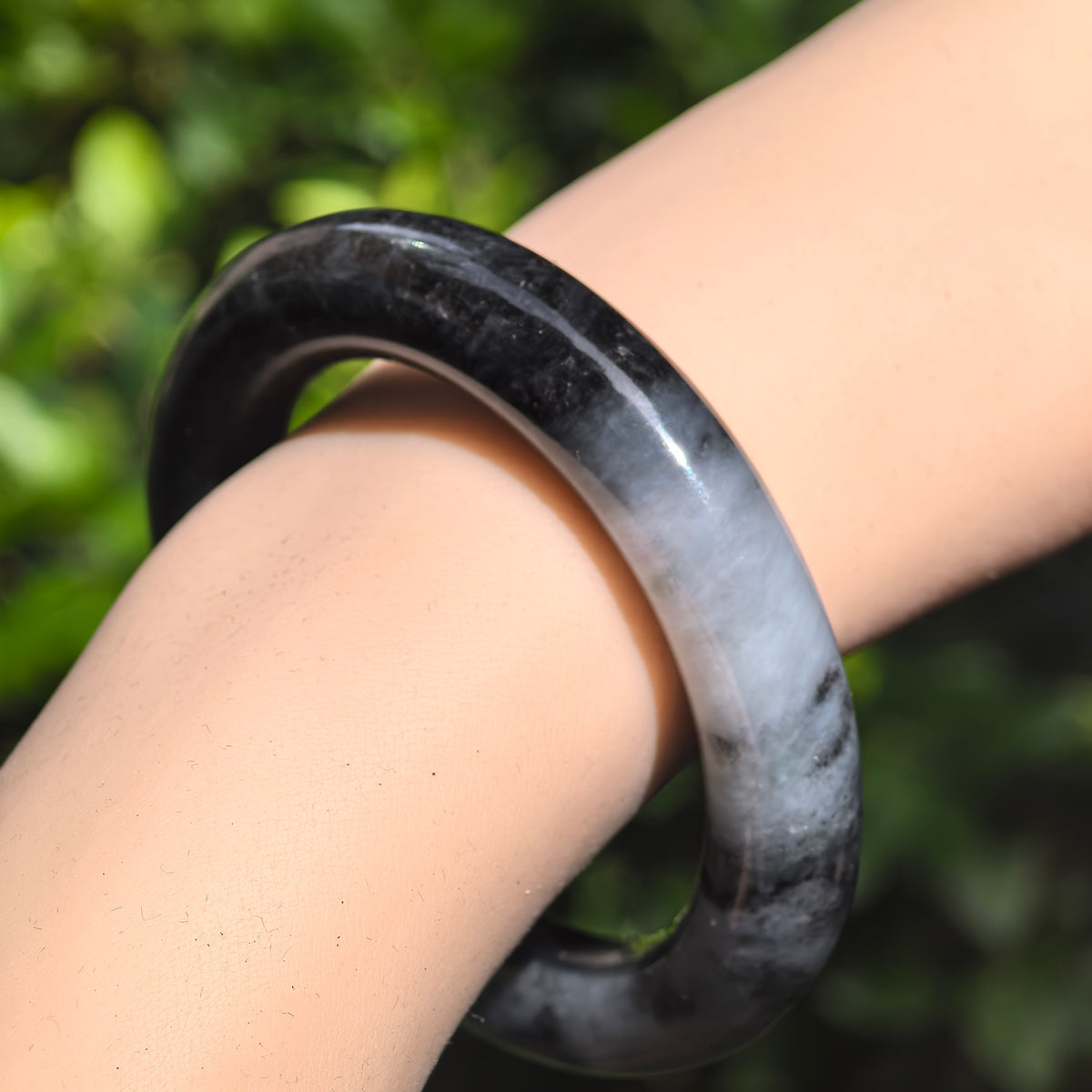Glutinous Black-Gray Round Jadeite Bangle – 52mm