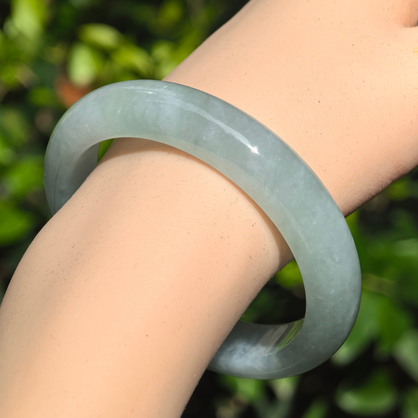 Natural Grade-A Icy Glutinous Mint Green D-Shape Jadeite Bangle · Burmese Jade 57mm