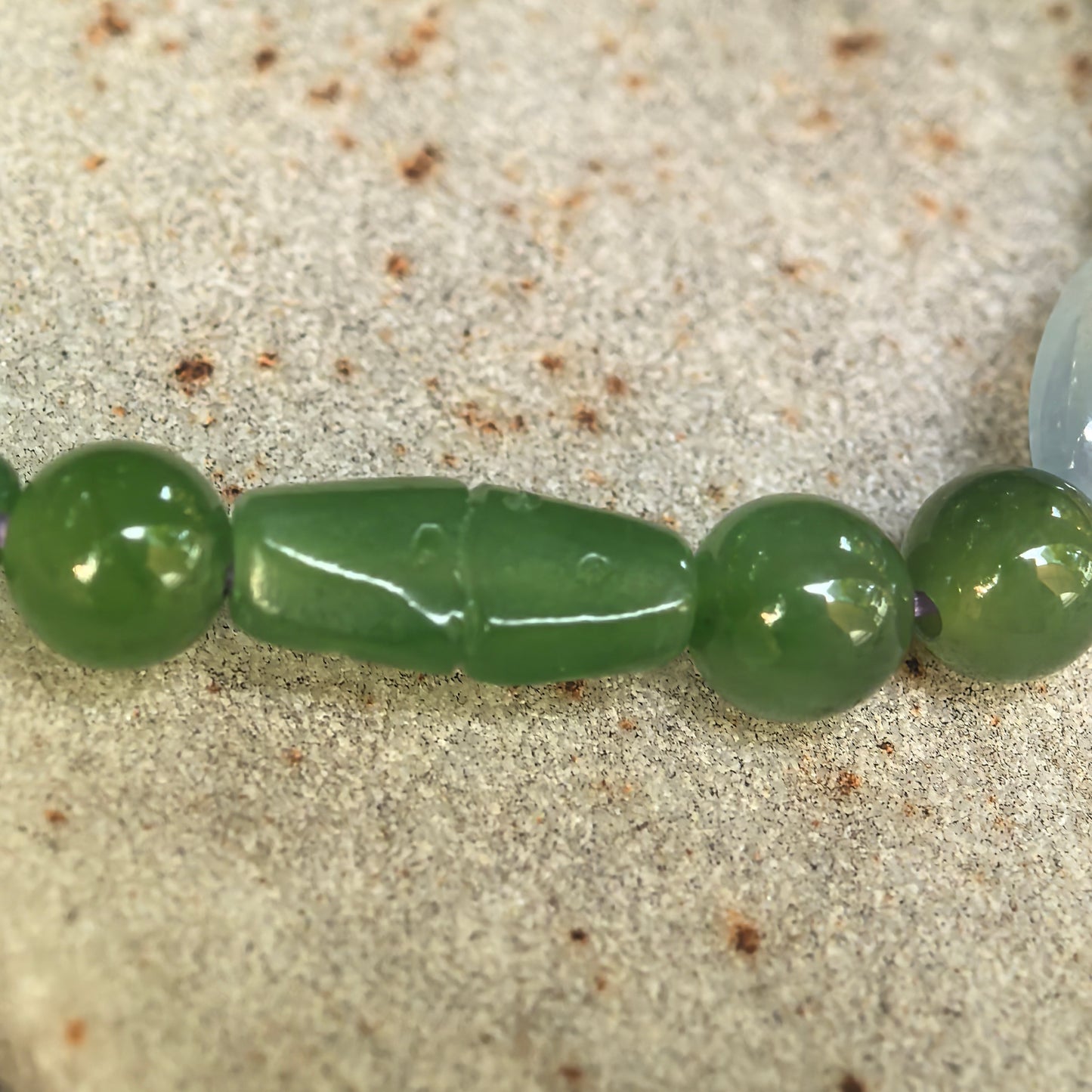 Natural Nephrite Green and Smoky Lavender Mixed-Bead Bracelet · Hetian Jade
