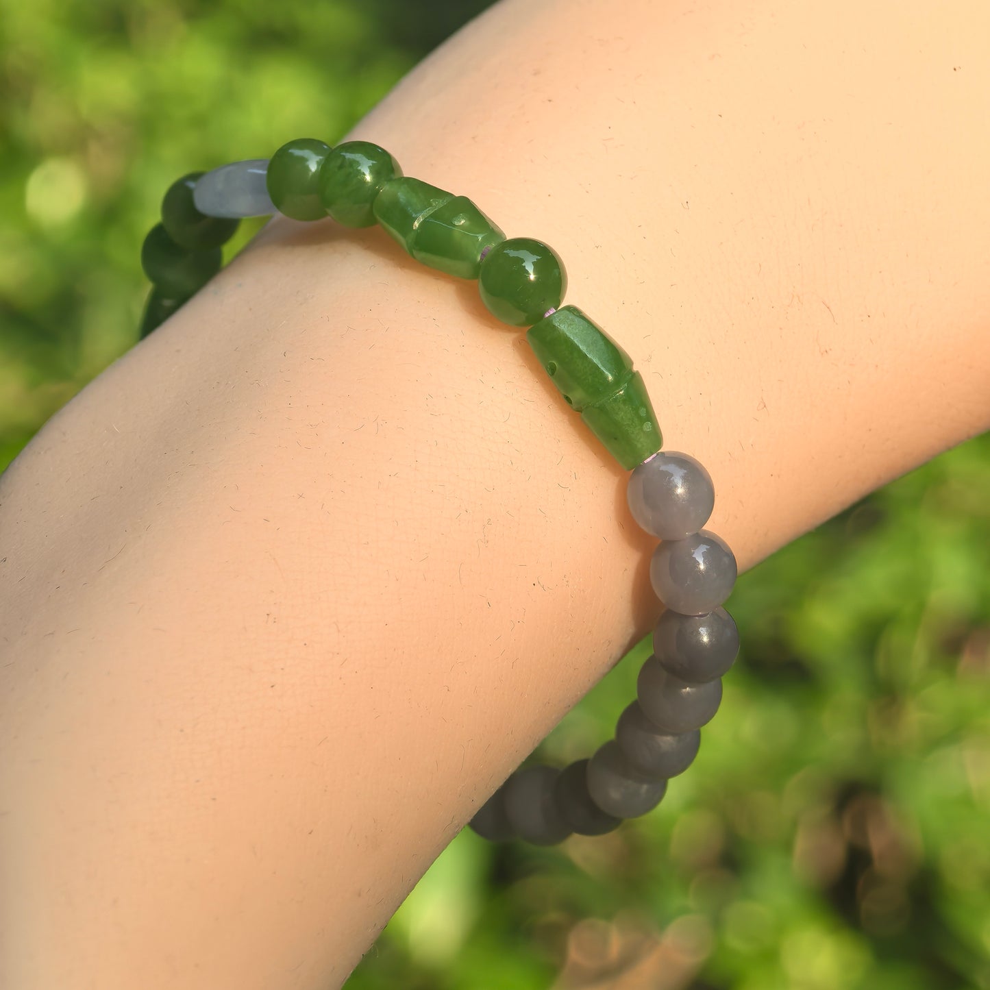 Natural Nephrite Green and Smoky Lavender Mixed-Bead Bracelet · Hetian Jade