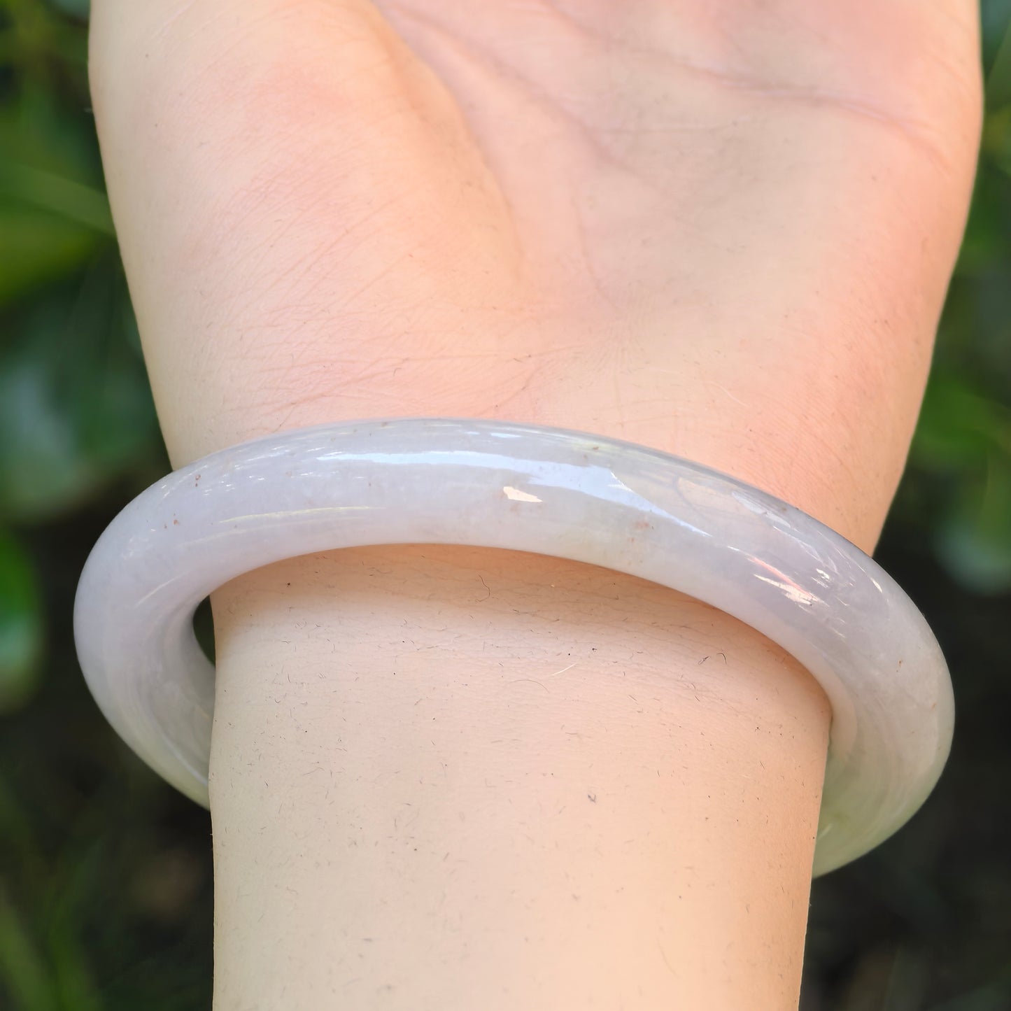 Natural Grade-A Icy Glutinous Lavender Green Round Jadeite Bangle · Burmese Jade 54mm