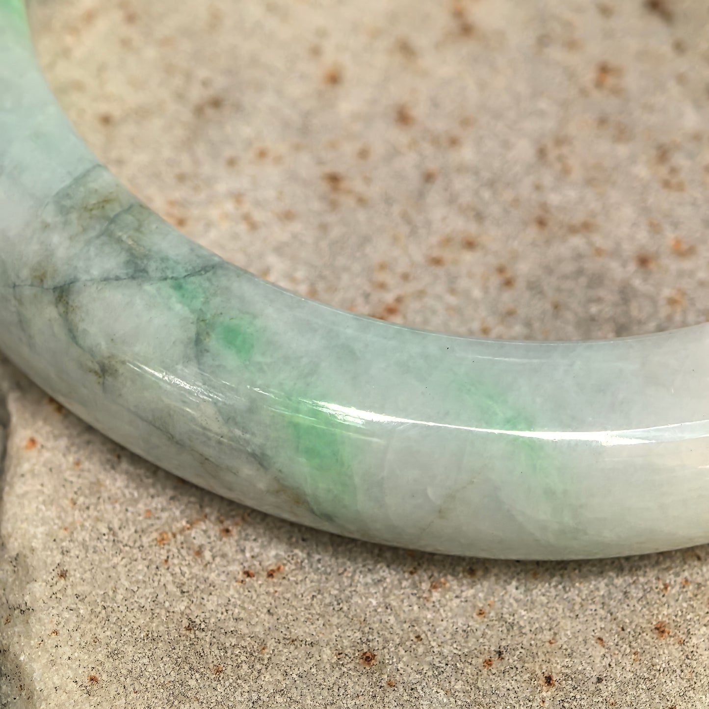 Natural Grade-A Bean-Glutinous Green & White D-Shape Jadeite Bangle · Burmese Jade 58mm