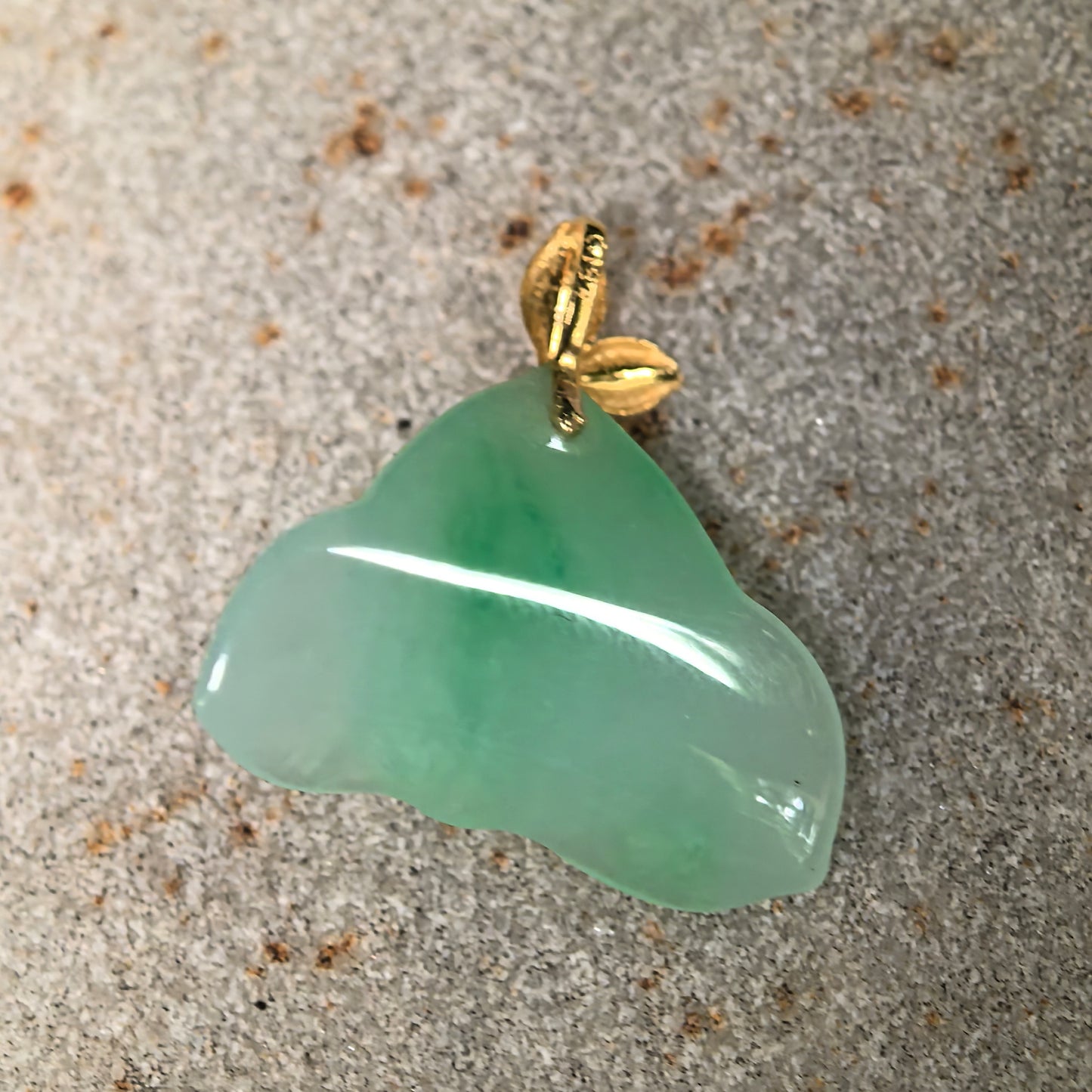 Natural Grade-A Icy Glutinous Green Peach Jadeite Pendant · Burmese Jade