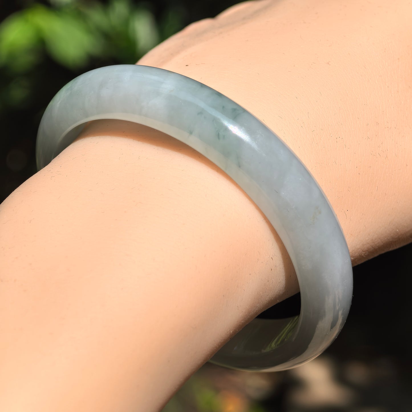 Natural Grade-A Glutinous Light Green D-Shape Jadeite Bangle · Burmese Jade 57mm