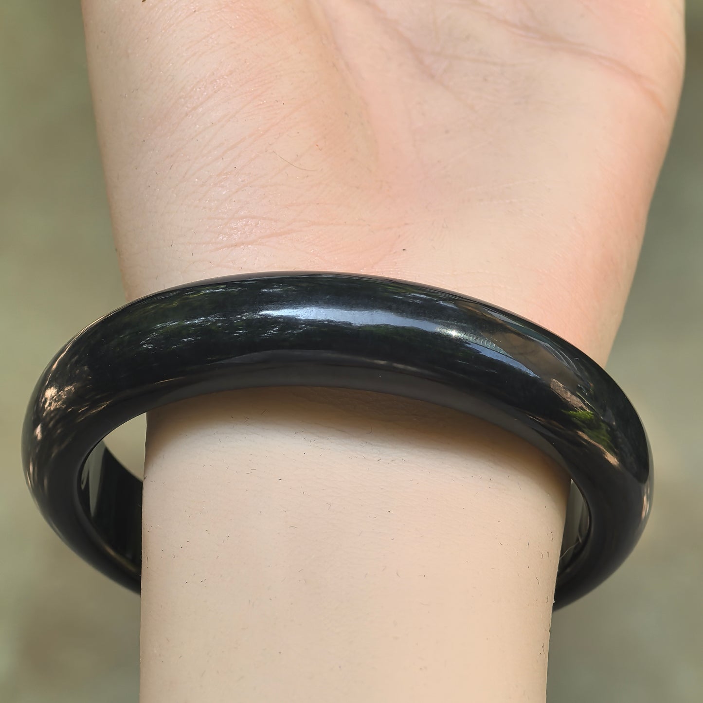 Natural Grade-A Glutinous Gray-Black D-Shape Jadeite Bangle · Burmese Jade 60mm