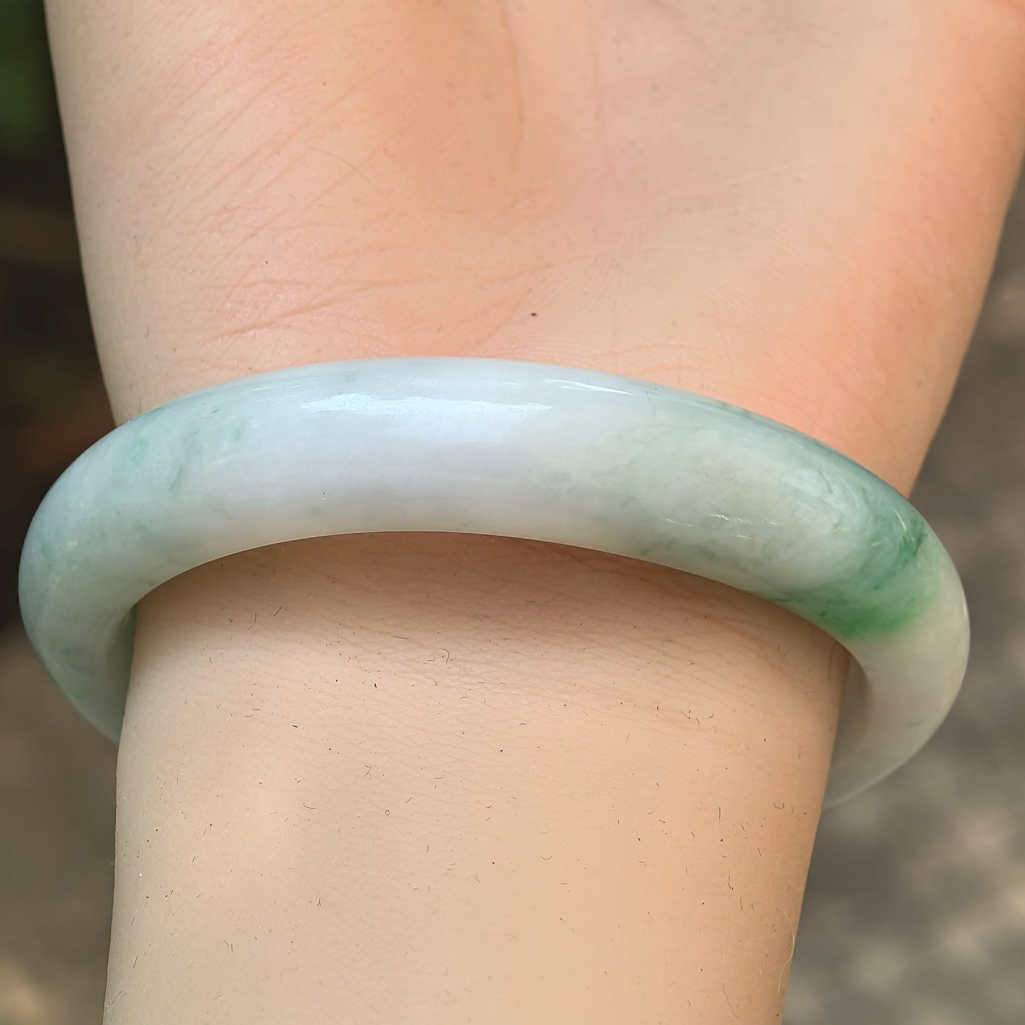 Natural Grade-A Glutinous White-Base Green Oval Jadeite Bangle · Burmese Jade 51mm