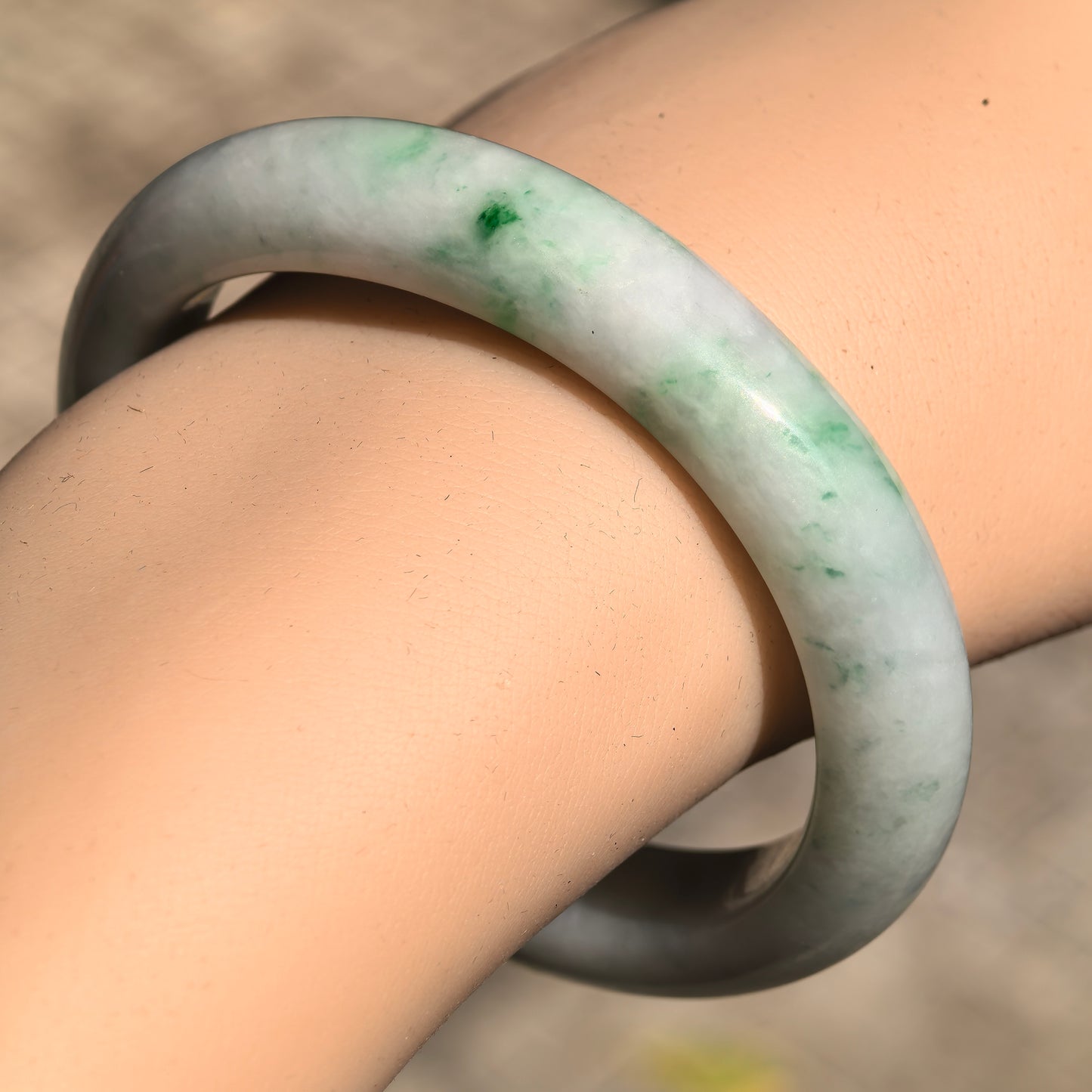 Natural Grade-A Glutinous White-Base Green Oval Jadeite Bangle · Burmese Jade 51mm