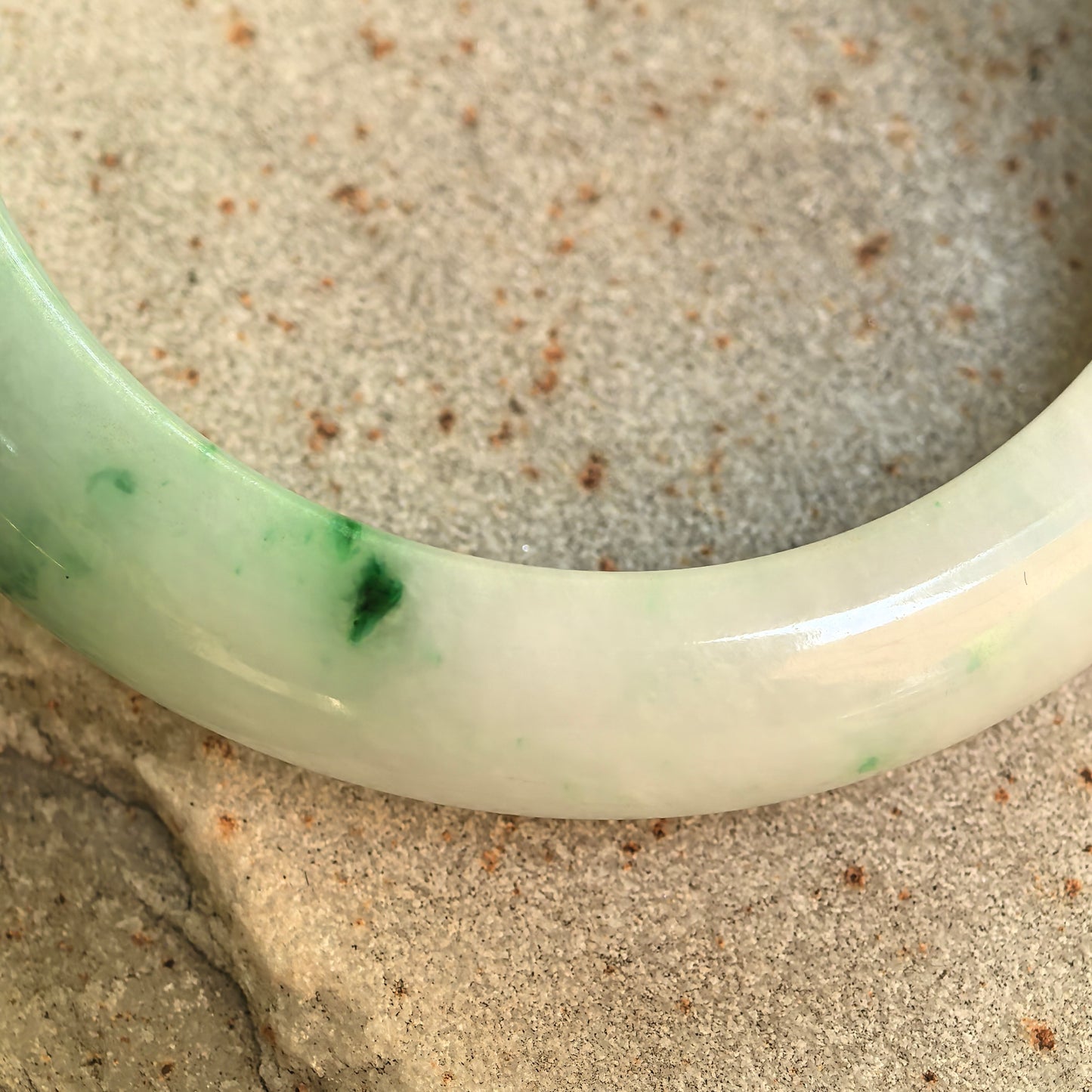 Natural Grade-A Glutinous White-Base Green Oval Jadeite Bangle · Burmese Jade 51mm
