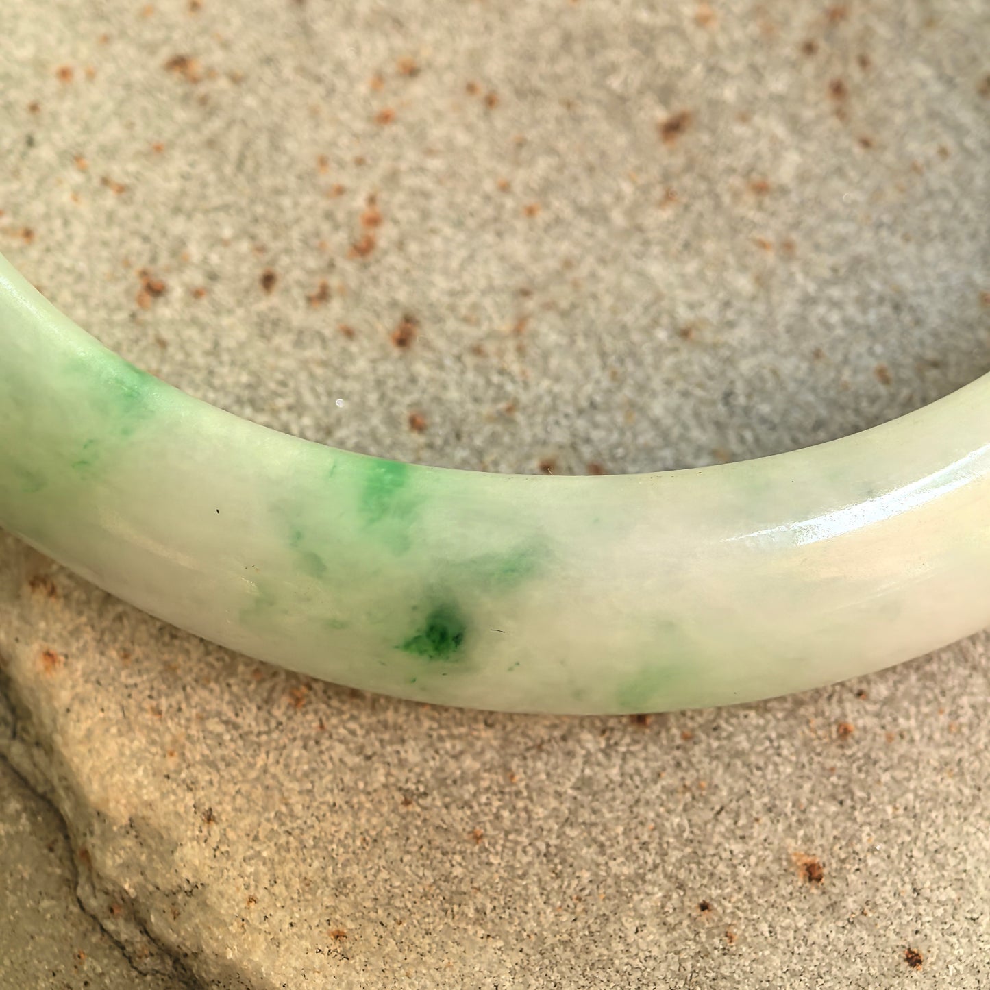 Natural Grade-A Glutinous White-Base Green Oval Jadeite Bangle · Burmese Jade 51mm