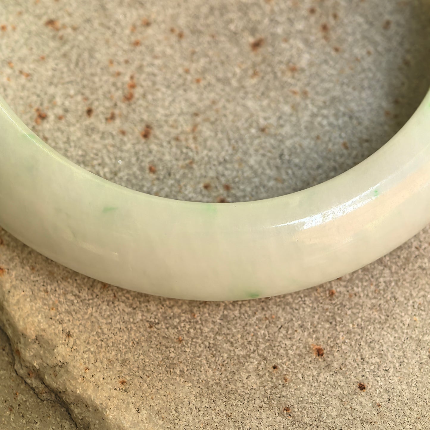Natural Grade-A Glutinous White-Base Green Oval Jadeite Bangle · Burmese Jade 51mm