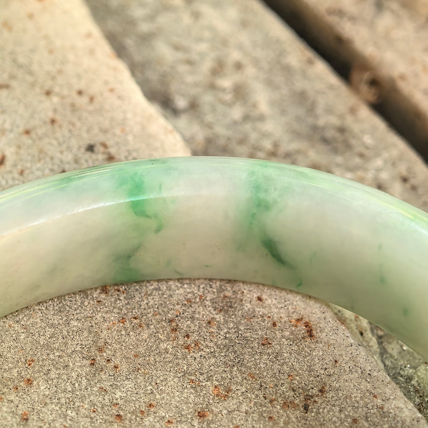Natural Grade-A Glutinous White-Base Green Oval Jadeite Bangle · Burmese Jade 51mm