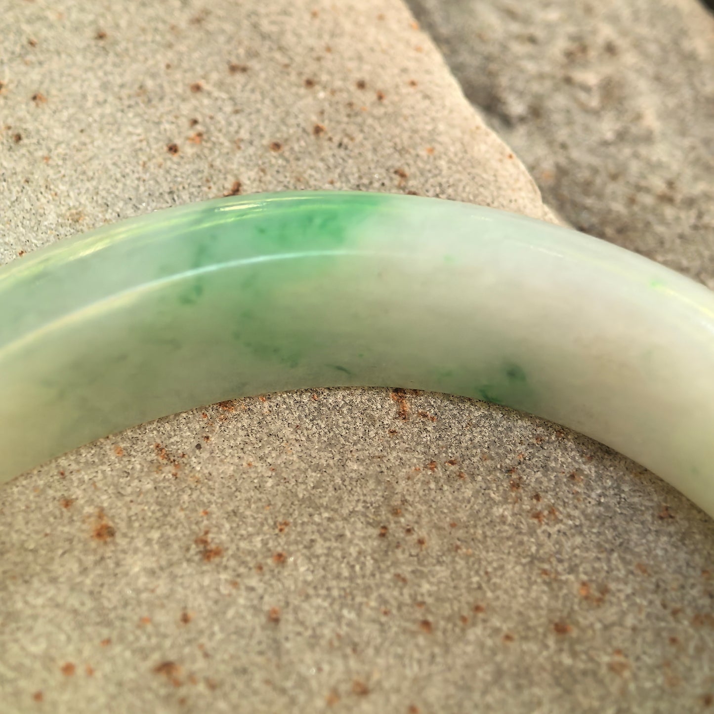 Natural Grade-A Glutinous White-Base Green Oval Jadeite Bangle · Burmese Jade 51mm