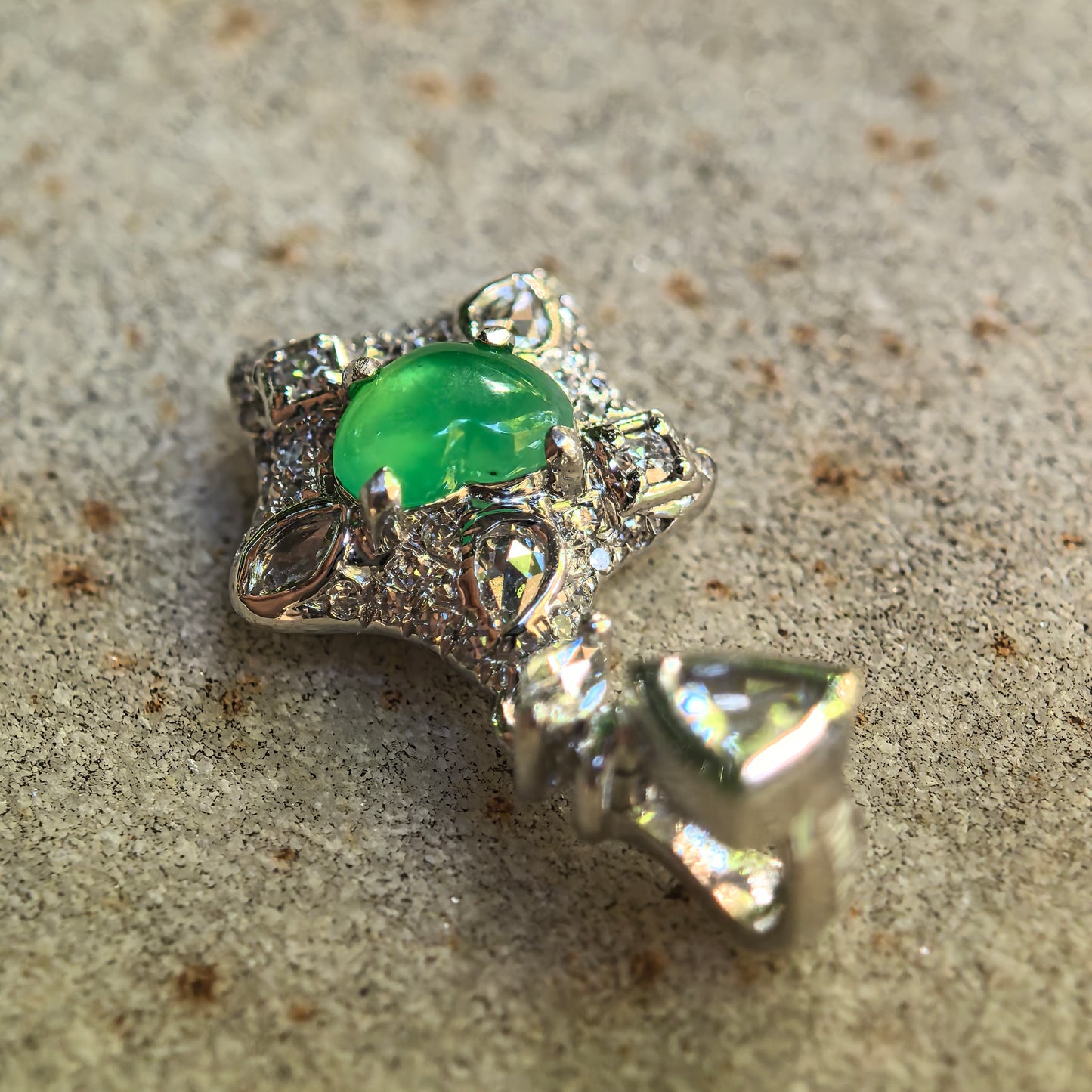Natural Grade-A Icy Vivid Green Heart Jadeite Pendant · Burmese Jade