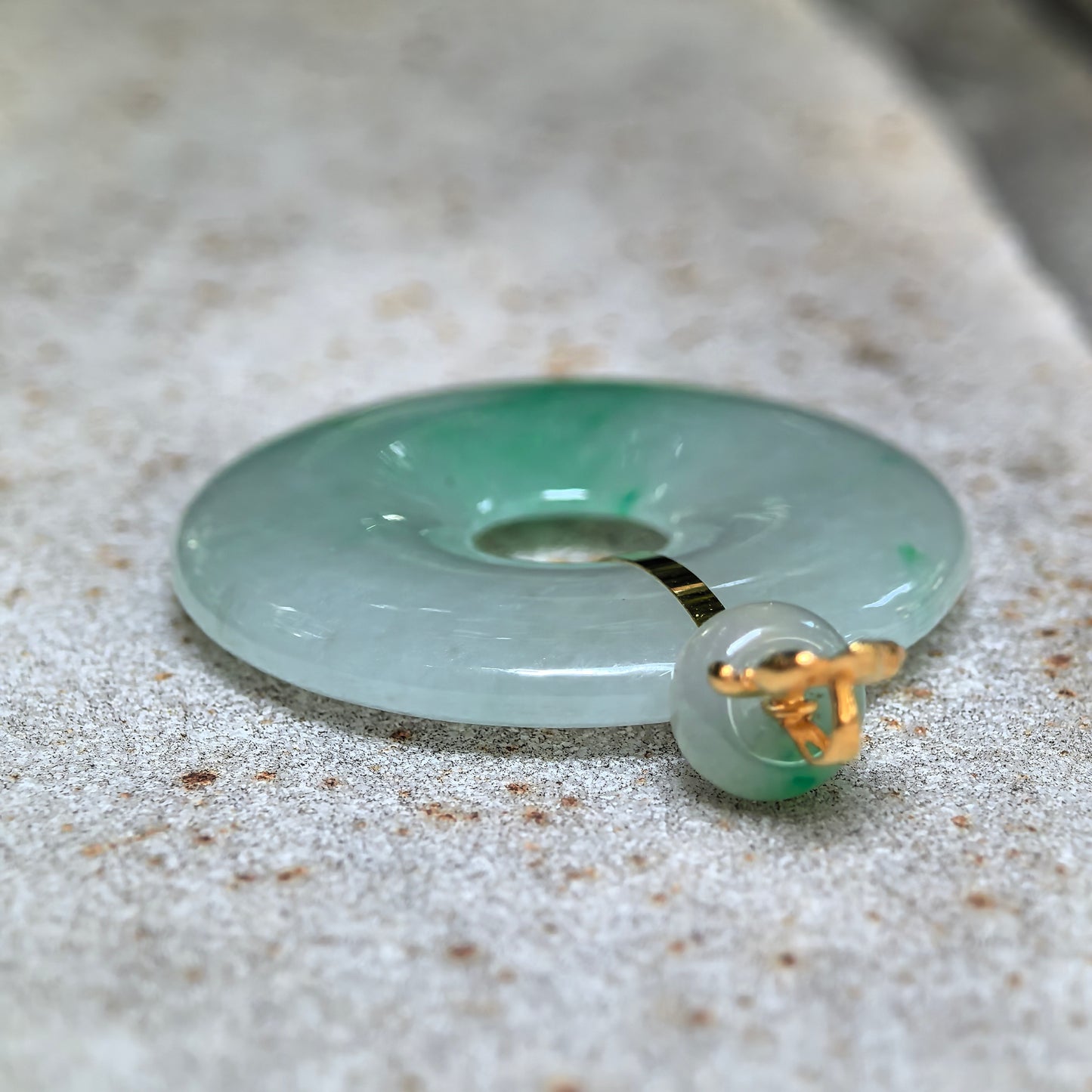 Natural Grade-A Icy Glutinous Floating Green Donut Jadeite Pendant · Burmese Jade