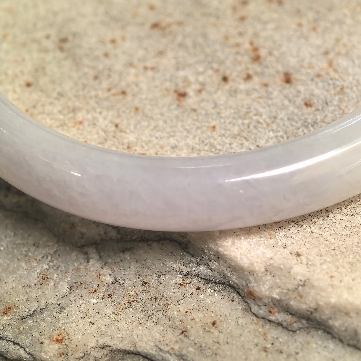 Natural Grade-A Glutinous Light Lavender & Green Oval Jadeite Bangle · Burmese Jade 52mm