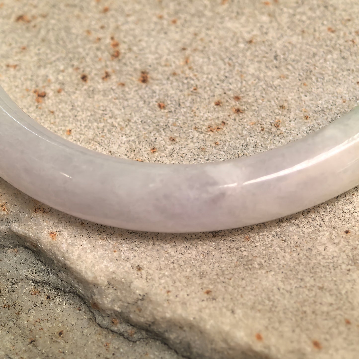 Natural Grade-A Glutinous Light Lavender & Green Oval Jadeite Bangle · Burmese Jade 52mm